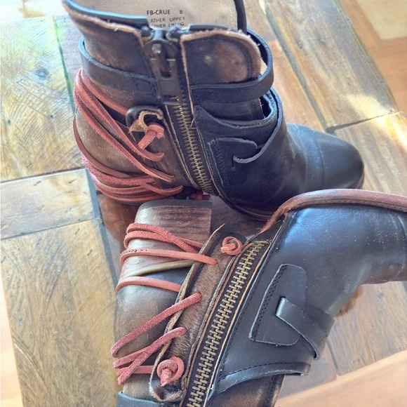 FREEBIRD by Steven Crue Women’s Black Distressed Leather Ankle Bootie Boots 8 - Picture 10 of 10